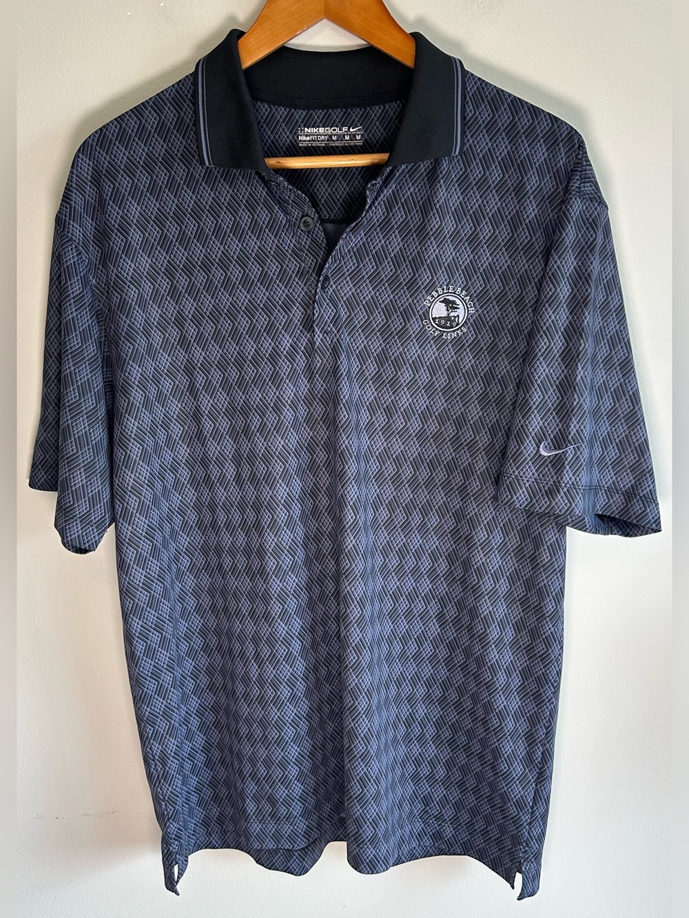 Nike Golf Mens Polo Shirt M Blue Geometric Print FIT DRY Pebble Beach Golf Links